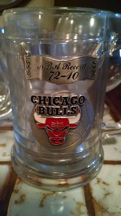 CHICAGO BULLS COLLECTOR GLASS MUG