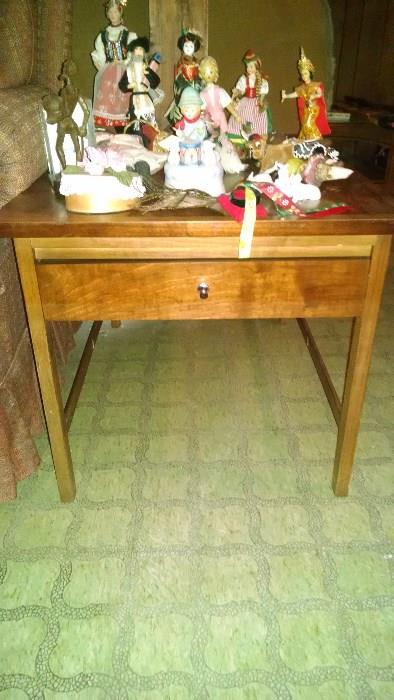 MID-CENTURY  END TABLE