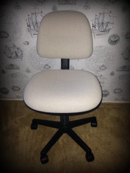 Rolling, adjustable office chair -- great condition!