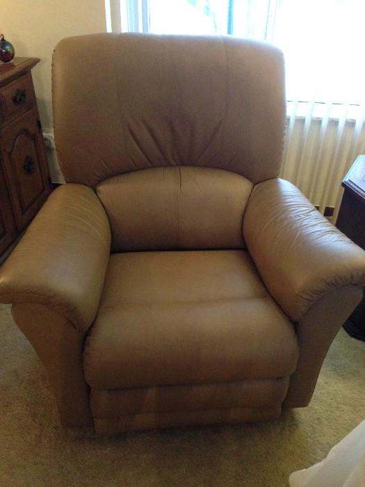 Lazy Boy Recliner, very good condition!