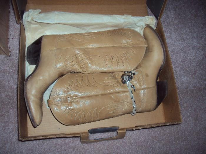 Ladies Cowgirl boots 