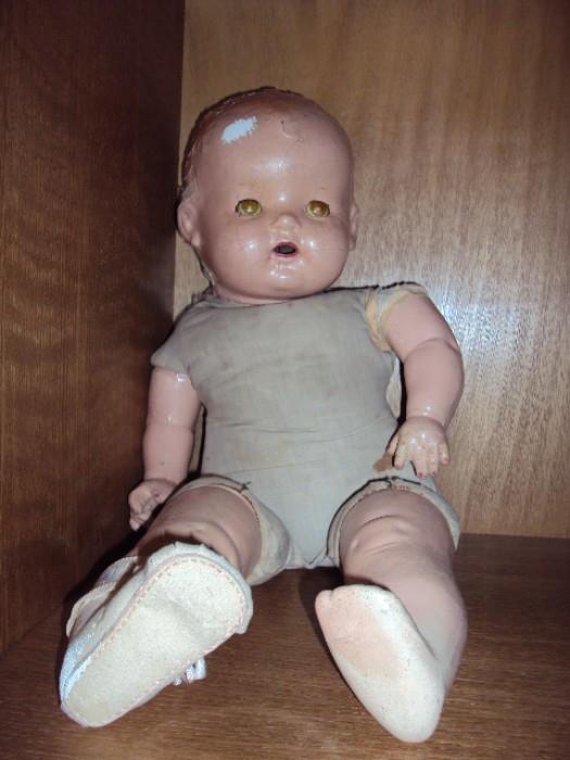 Old doll, needs some repairs and TLC 