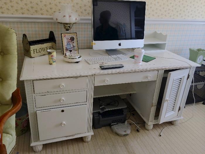 Desk, Mac computer