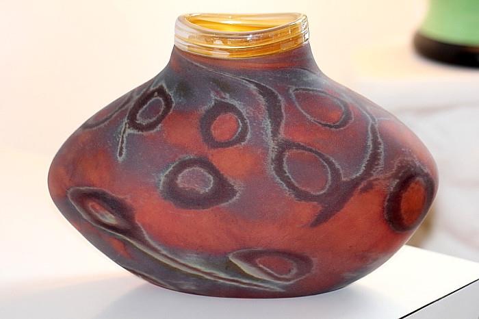 Thor Bueno art glass vase