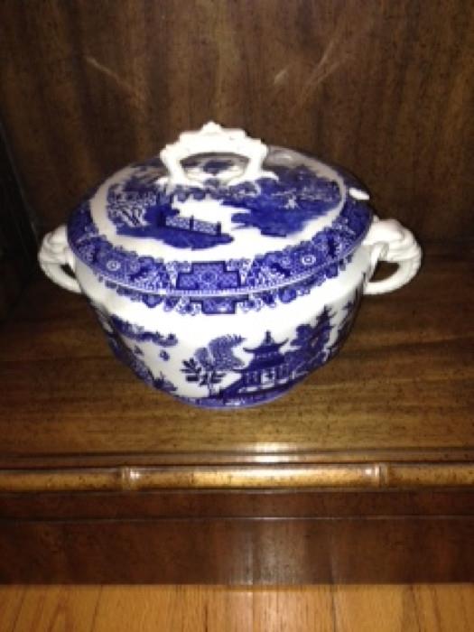 An early Royal Worcester tureen.