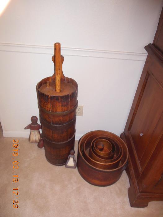 Antique Primitive Wooden Butter Churn with lid handle/plunger