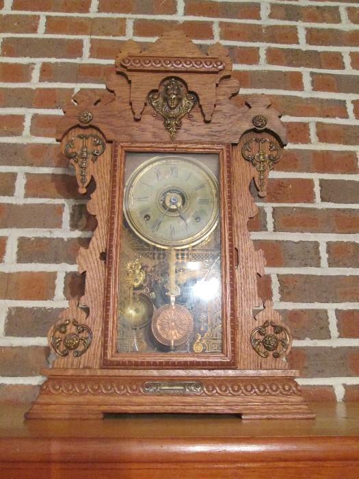 Antique Seth Thomas mantle clock (as is & crack on glass door)
