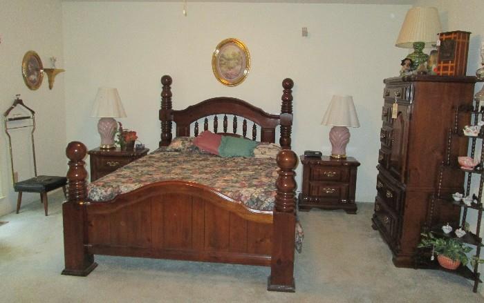 Queen bedroom suite with bed, 2 nightstands, chest of drawers & dresser w/ mirror