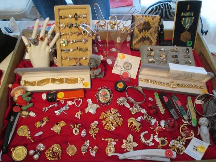 Misc. costume jewelry incl. signed pieces