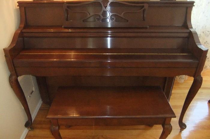 Charles R. Walter Piano, beautiful Cherrywood cabinet,
