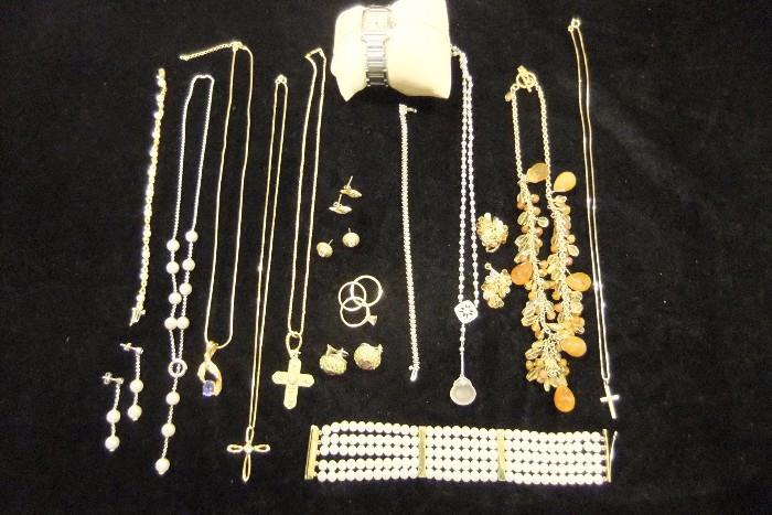 14-18 Kt Gold Jewerly. Diamonds & Pearls. Wedding Ring Set. Cartier Watch, etc.