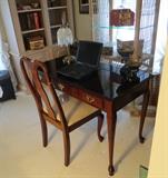 Very nice desk with chair