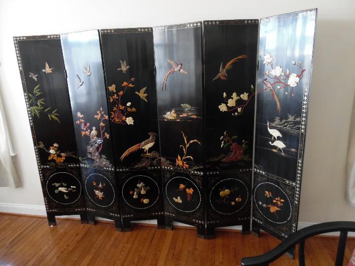 Large Asian room divider. Chinese or taiwanese influence