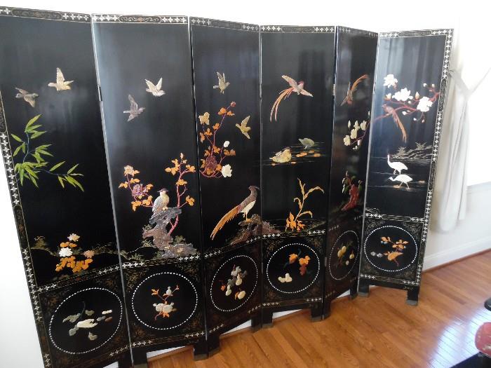 Large Asian room divider. Chinese or taiwanese influence