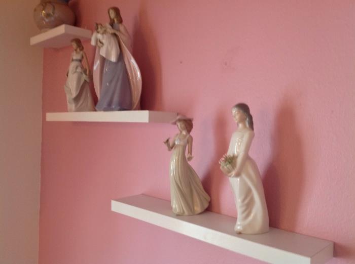 Several Lladro Figuries