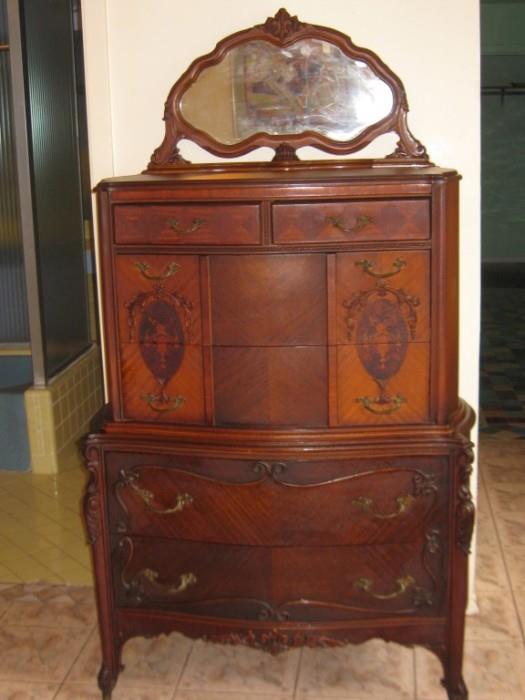 20'S CHEST OF DRAWERS