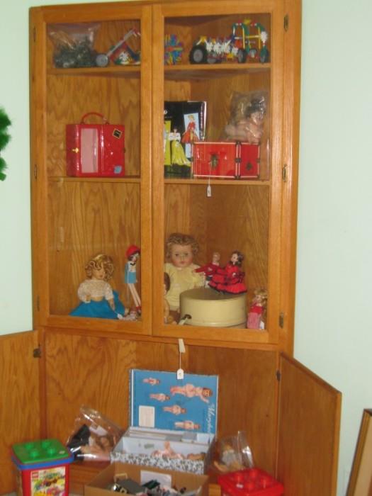 CORNER CABINET