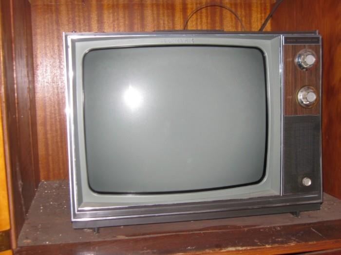 ZENITH PORTABLE TV