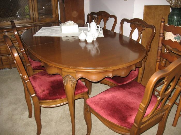 Henderdon Cherrywood dinning table and chairs
