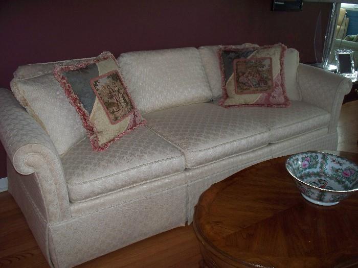Sofa by Hugo