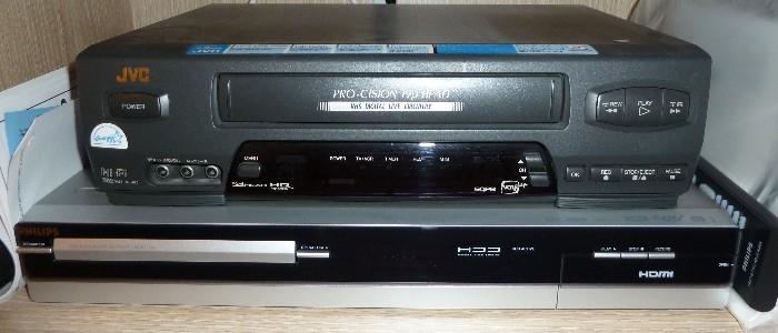JVC VHS Video Cassette Recorder, HDD  & DVD Player/Recorder with Digital Recorder DVPR3575H/37 