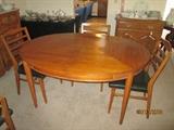Mid century modern dining room set, 6 chairs, 2 leaves