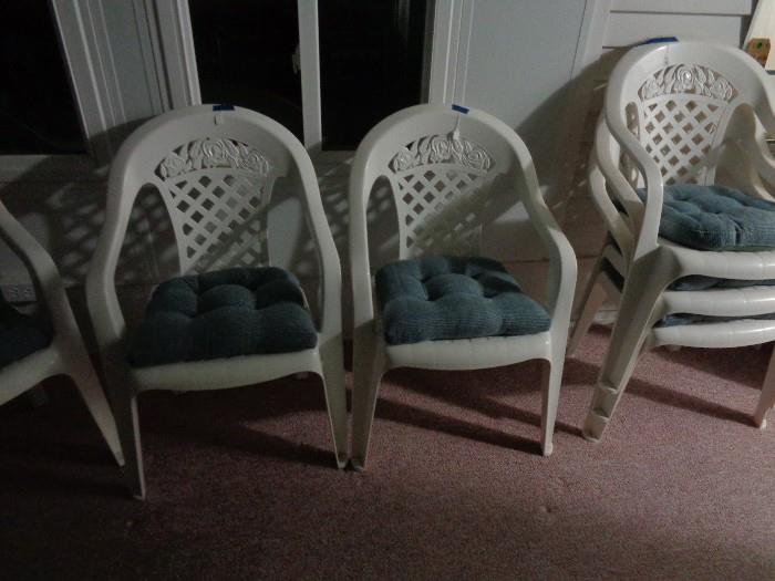 Resin chairs w/cushions