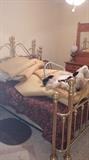 full/queen bed brass
