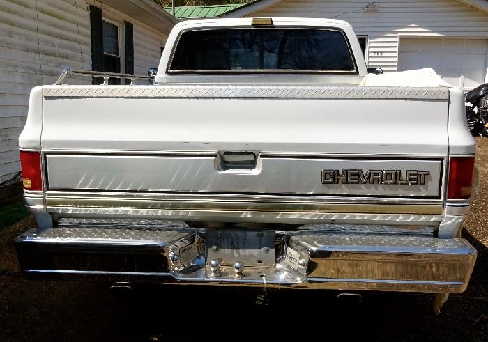 1985 short bed chevrolet silverado truck. New battery with power windows, dual exhaust system and twin gas tanks.  Interior in great condition.  Milage is 112,000.