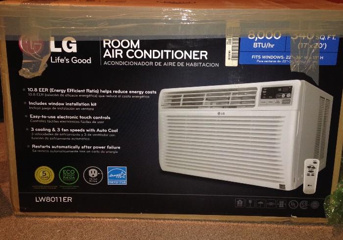 LG 8000BTU Air Conditioner with remote, barely used
