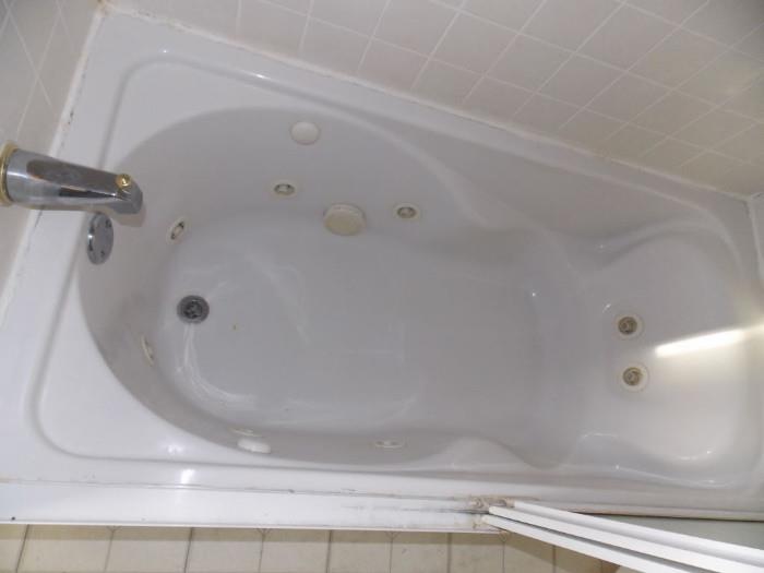 spa bath tub bathtub