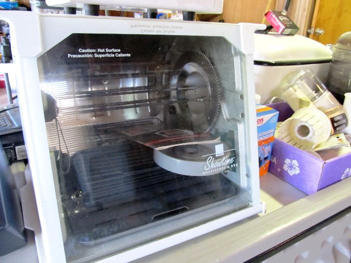 Showtime Rotisserie & BBQ.  One of many kitchen small appliances available in this sale...some are vintage.  Appliances include Rival Programmable Roaster Oven 20 Qt. size; Regal Breadmaker; Deep Fryers; Dehydrator; 