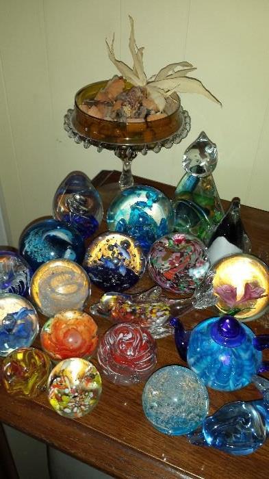 Nice paperweight collection-some vintage.