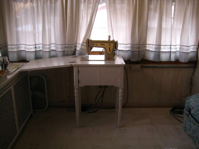 Vintage Singer Fashion Mate Sewing Machine
  - Model 237