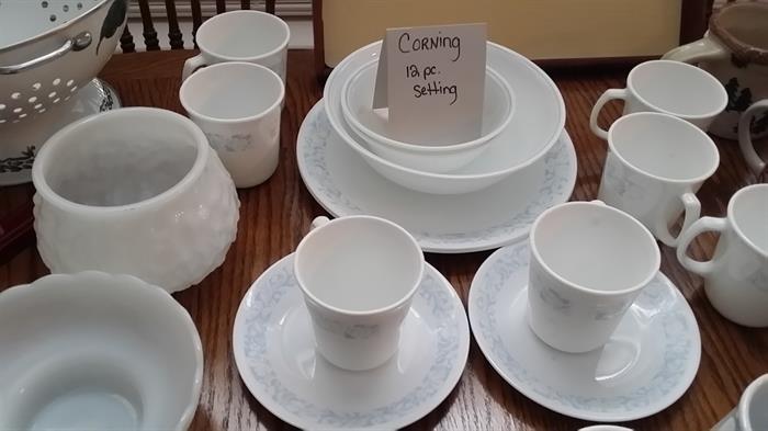12 piece setting of Corelle by Corning