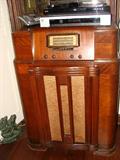 Authentic 1930's Silvertone Radio. WORKS!  ipod or turntable can be integrated