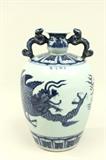 Lot #1472 Chinese porcelain wine jar