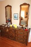 Thomasville dresser with mirrors