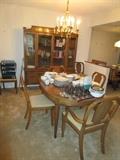 LOVELY DINING ROOM SET
