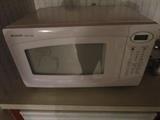 KITCHEN ITEMS - MICROWAVE