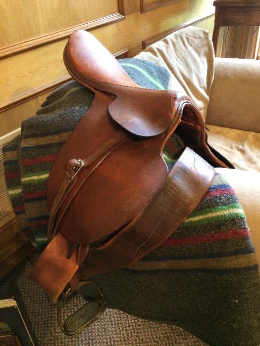                English saddle & saddle blanket