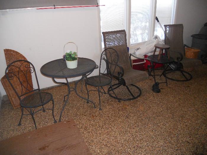 iron patio furniture