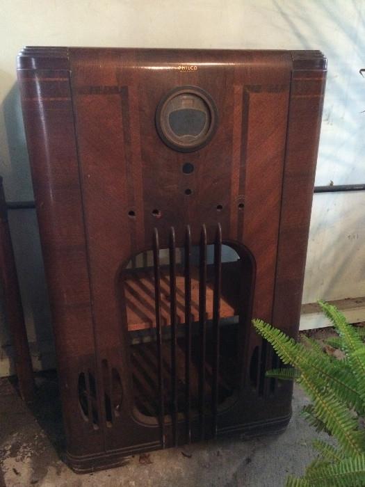 Vintage Philco High Fidelity Radio Shell- Immaculate and Ready to Restore/Rehab.