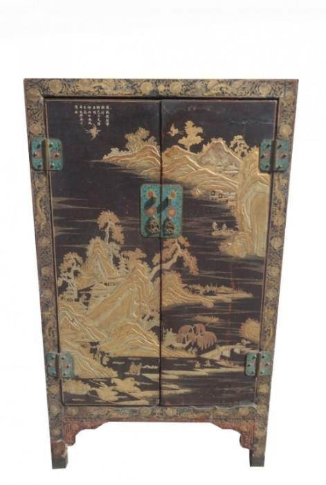 1: Fine Chinese Gilt Lacquer Qing Dynasty Signed Cabinet