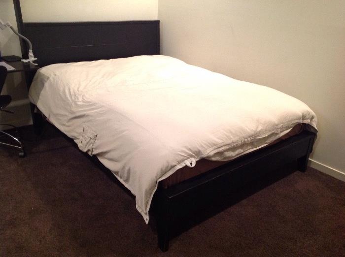 Room and Board Queen Size Bed, Complete