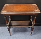 www.CTOnlineAuctions.com/SandhillsNC                  Dark Wood Side Table