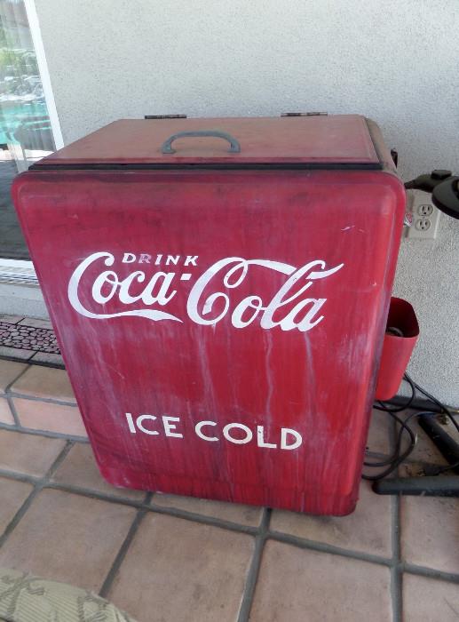 vintage coke machine works