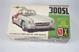Vintage Mercedes Benz 300SL Model Kit by ATM
Condition:Very good- appears complete
Shipping: Yes
Size: 1/25 scale