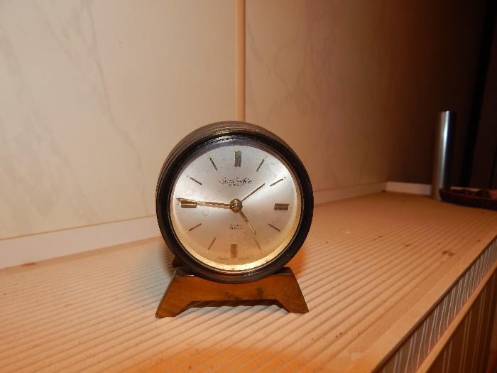 Barrel shaped alarm clock