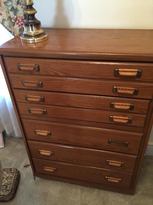Matching Bedroom chest $40.00